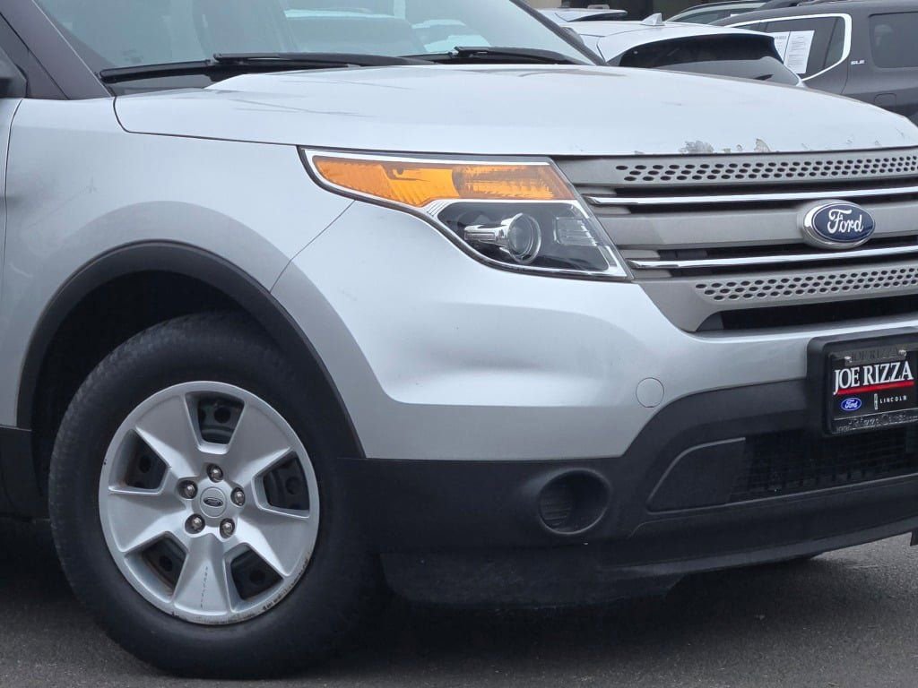 Used 2013 Ford Explorer Base image 2