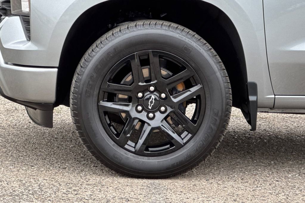 Used 2024 Chevrolet Silverado 1500 Custom RWD image 31