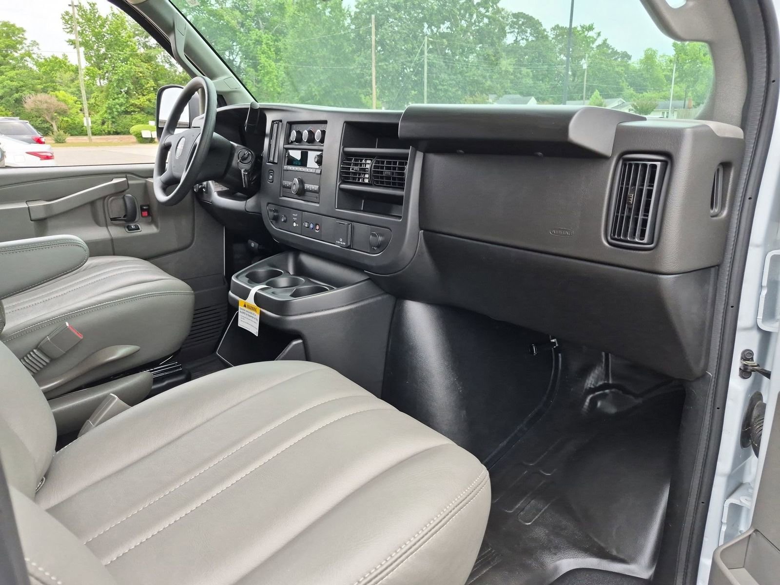 New 2026 GMC Savana 2500 w/ Driver Convenience Package RWD image 43