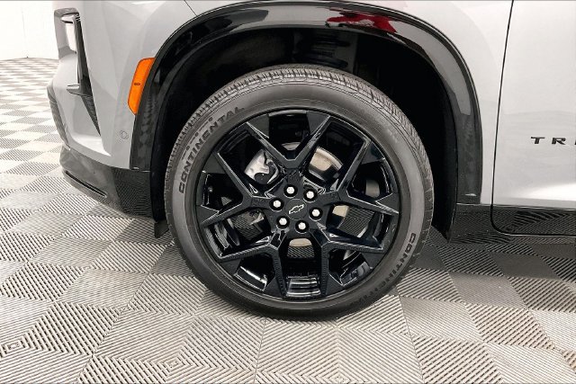 Used 2025 Chevrolet Traverse RS w/ LPO, Floor Liner Package AWD/4WD image 10