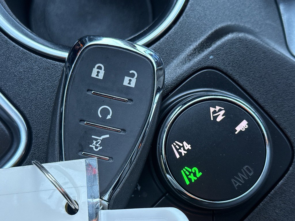 Used 2023 Chevrolet Traverse LT w/ Midnight/Sport Edition image 38