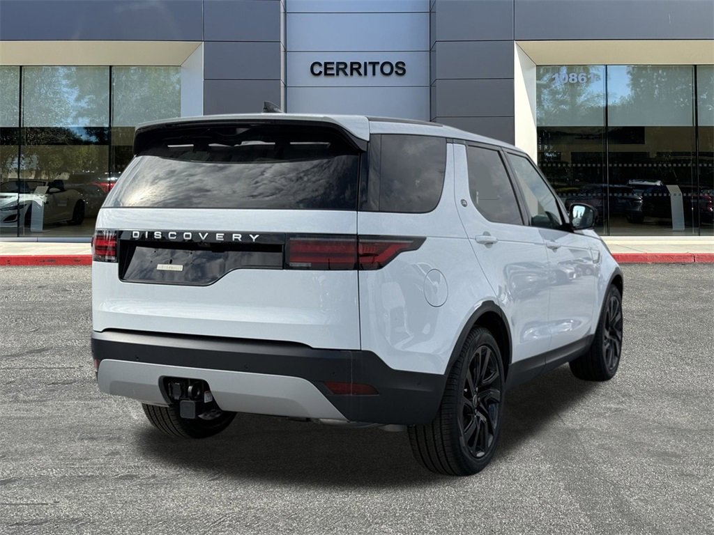 New 2025 Land Rover Discovery S image 5