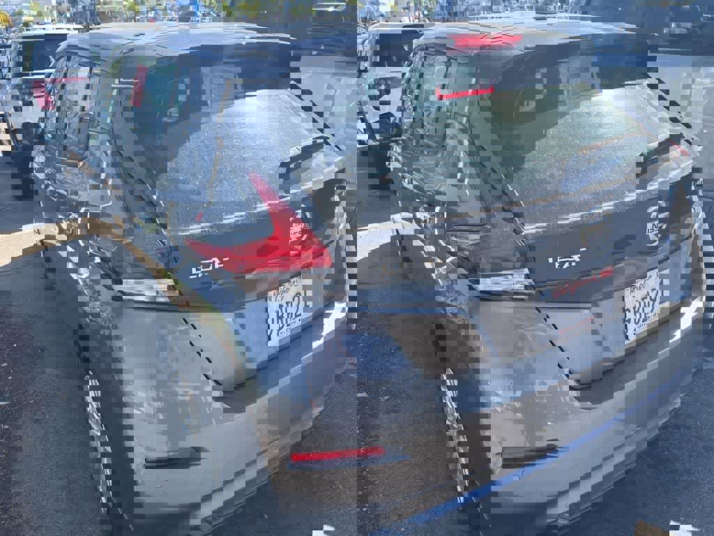 Used 2022 Nissan Leaf S image 3