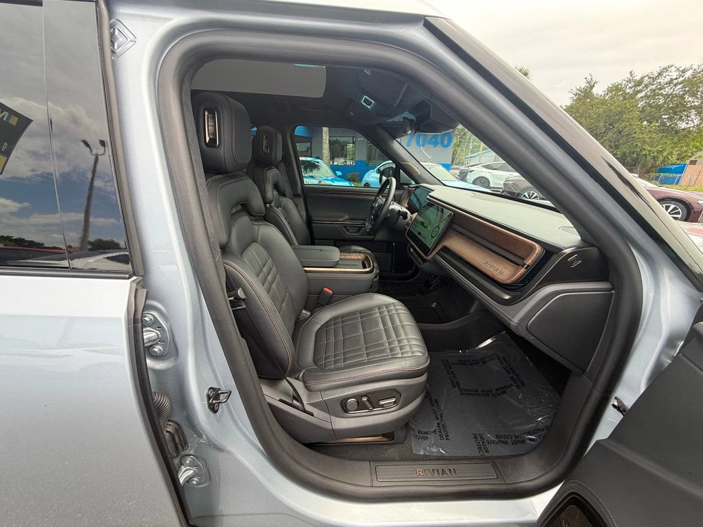 Used 2026 Rivian R1T Premium AWD/4WD image 34