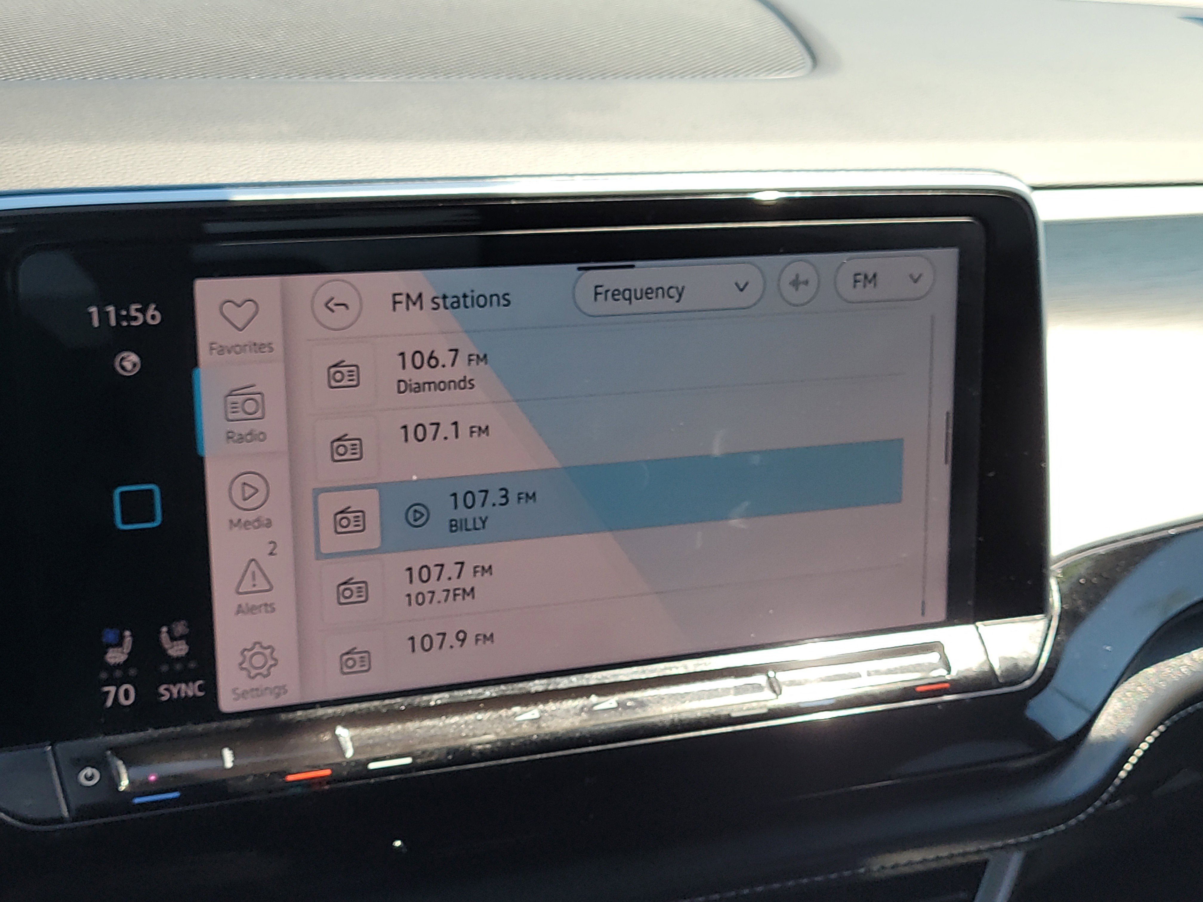 Used 2024 Volkswagen Atlas Cross Sport SE image 27