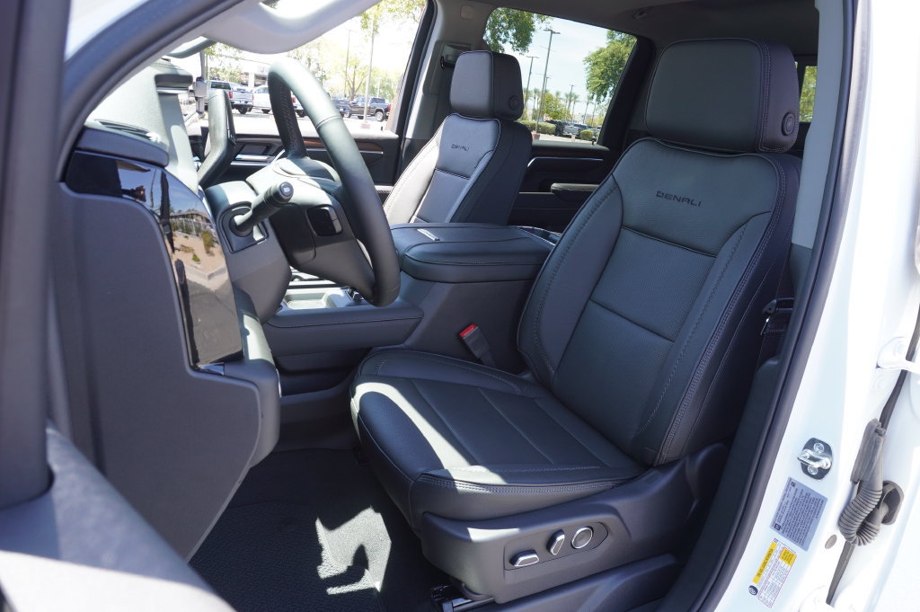 New 2026 GMC Sierra 2500 Denali w/ Max Trailering Package AWD/4WD image 16