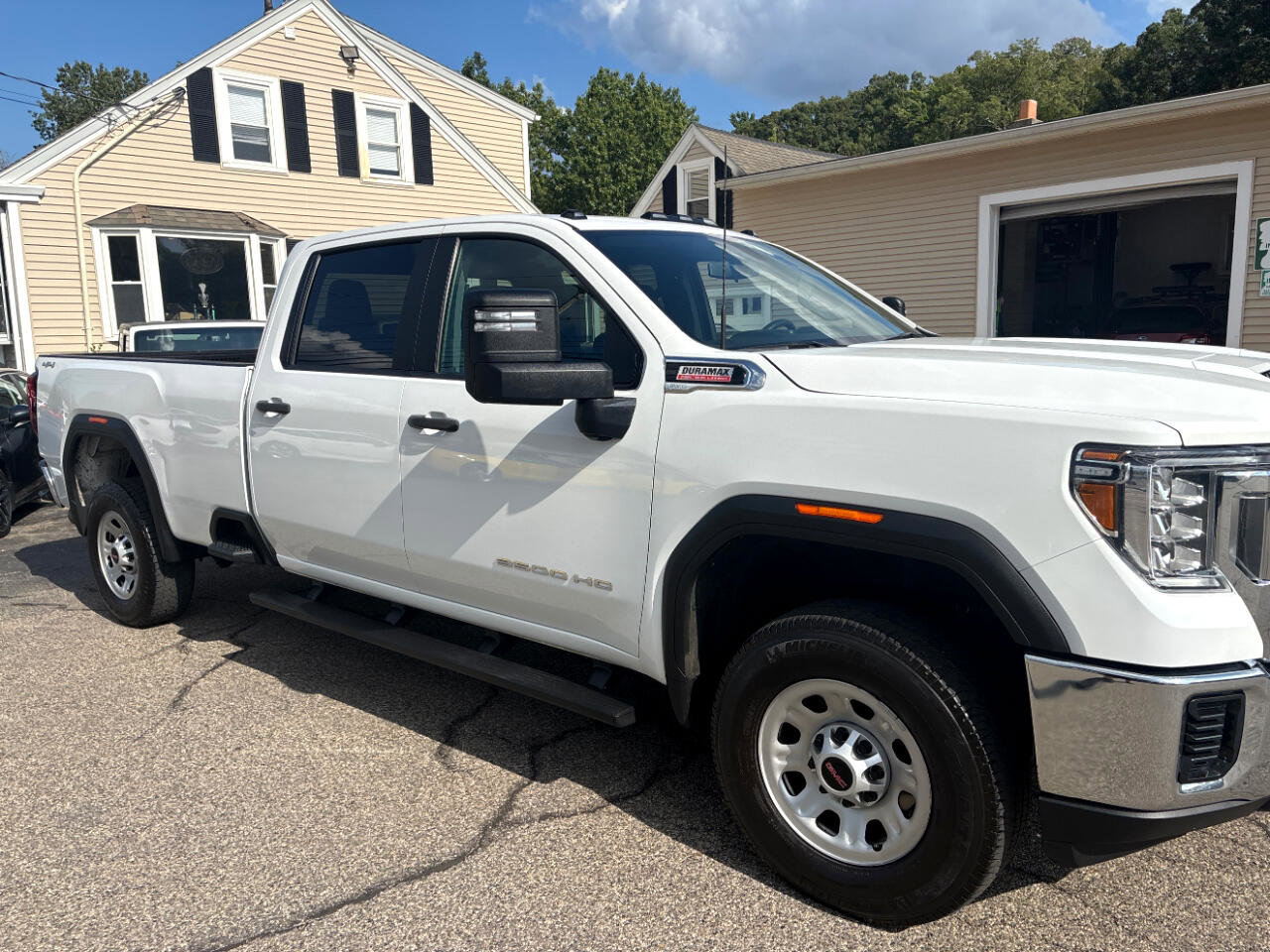 Used 2023 GMC Sierra 3500 Pro w/ Convenience Package image 7