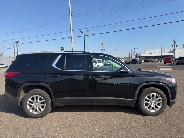 Used 2018 Chevrolet Traverse LT FWD image 2