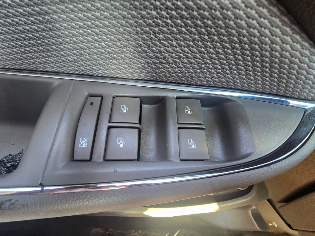 Used 2018 Chevrolet Cruze LT FWD image 18