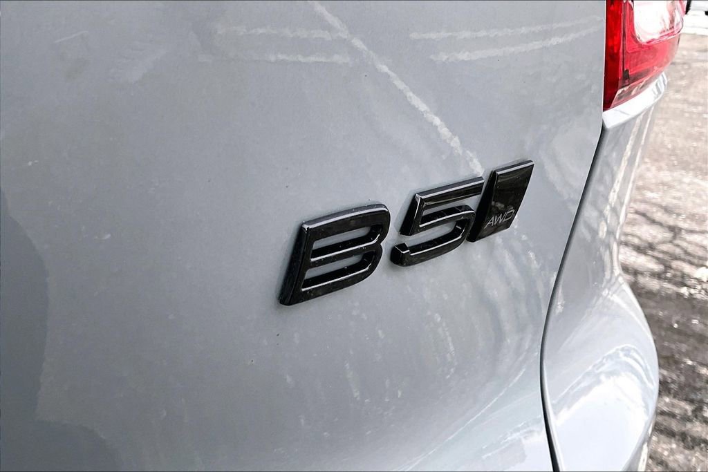 New 2026 Volvo XC40 B5 Ultra w/ Protection Package Premier image 9