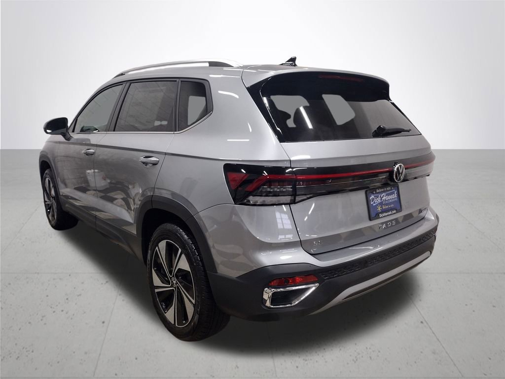 New 2025 Volkswagen Taos SE image 11