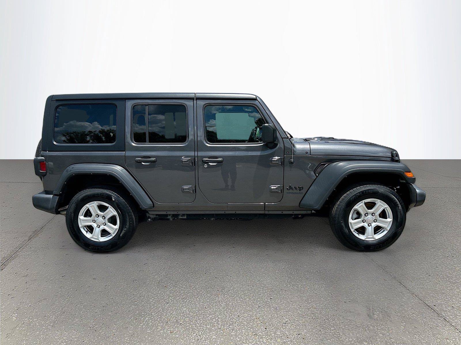 Used 2022 Jeep Wrangler Unlimited Sport AWD/4WD image 3