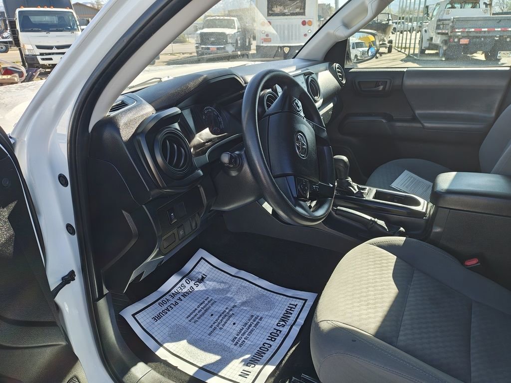 Used 2022 Toyota Tacoma SR AWD/4WD image 9