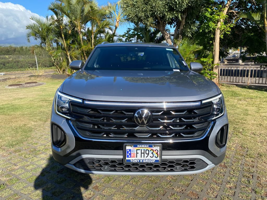 Used 2025 Volkswagen Atlas Cross Sport SE FWD image 2