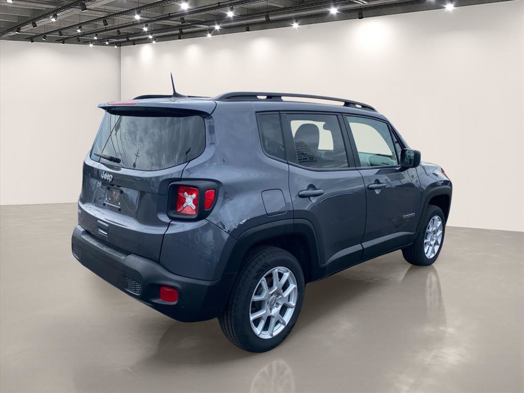 Certified 2023 Jeep Renegade Latitude w/ Premium Group AWD/4WD image 7