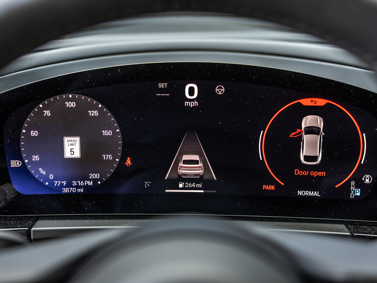 Certified 2025 Porsche Macan 4S Electric AWD/4WD image 27