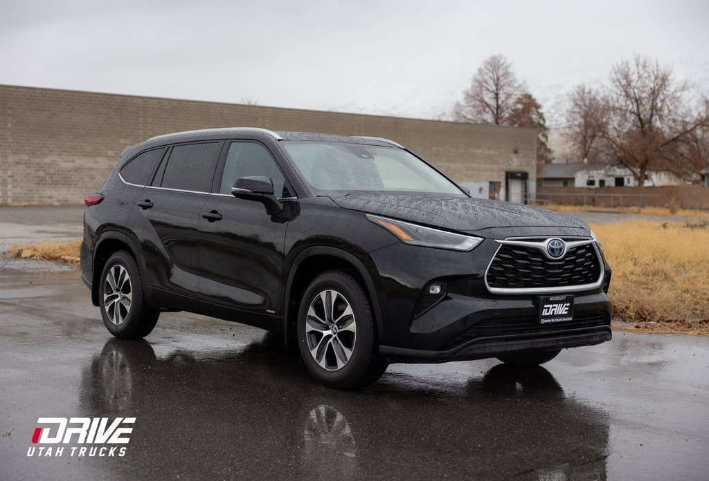 Used 2023 Toyota Highlander XLE