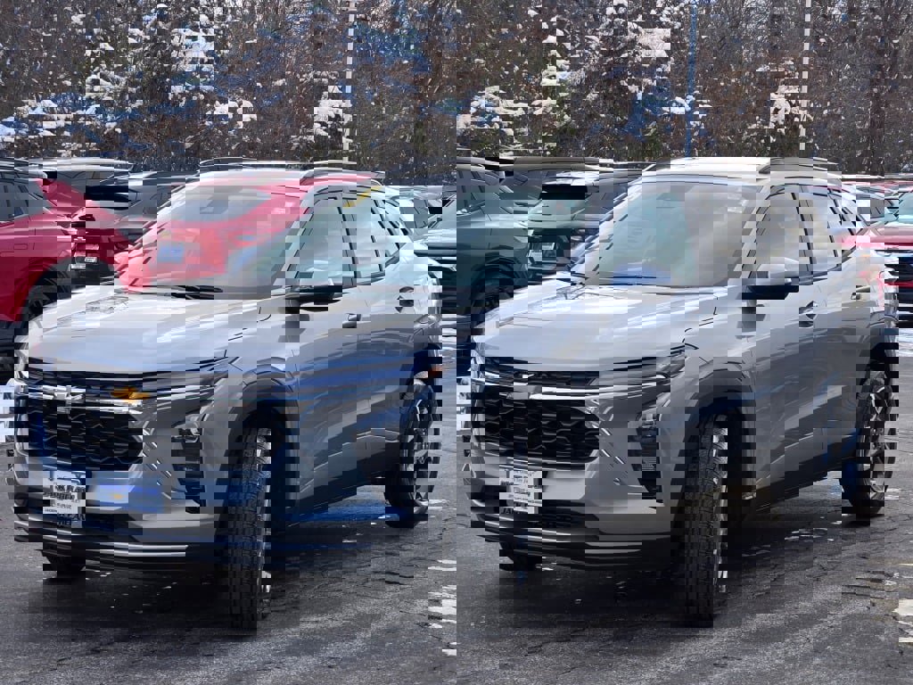 Certified 2025 Chevrolet Trax LT w/ LT Convenience Package image 4