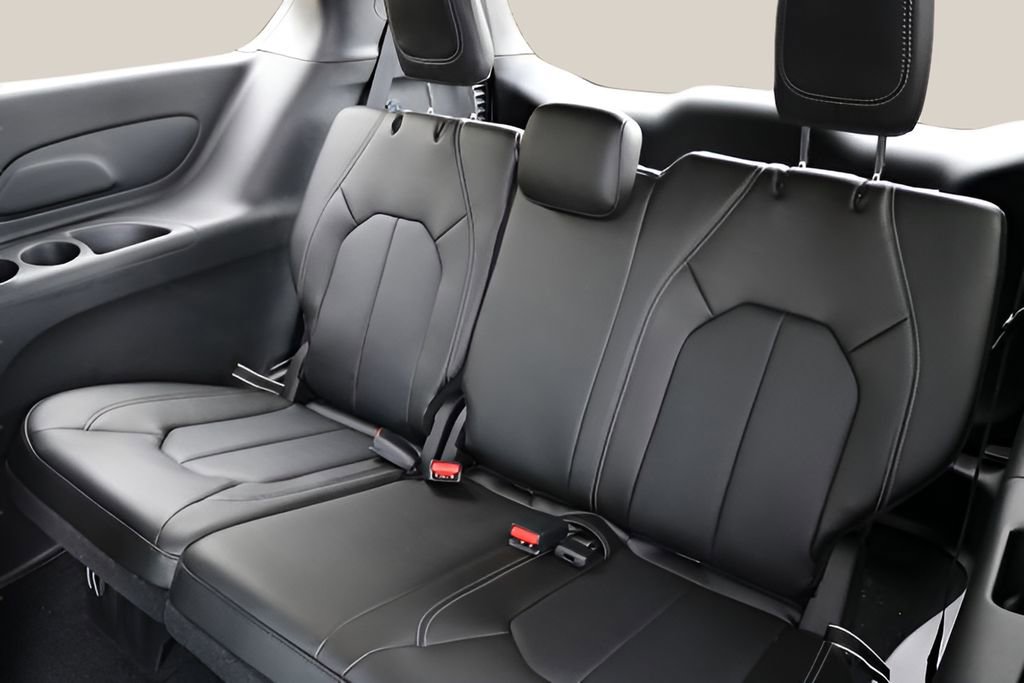 New 2026 Chrysler Pacifica Select FWD image 16