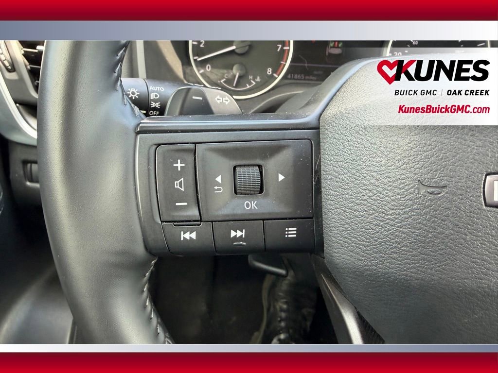 Used 2025 Nissan Rogue SV AWD/4WD image 14
