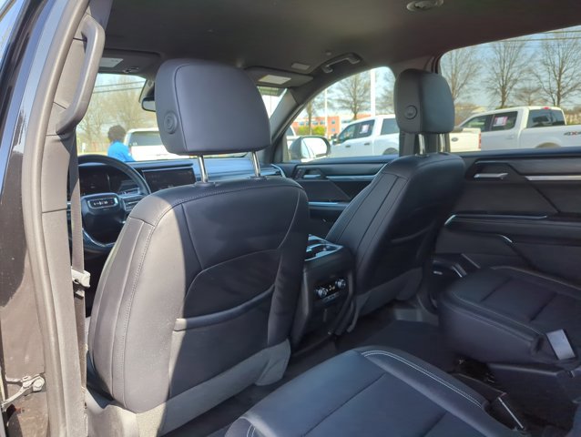 Used 2025 GMC Acadia Elevation w/ Elevation Premium Package image 17