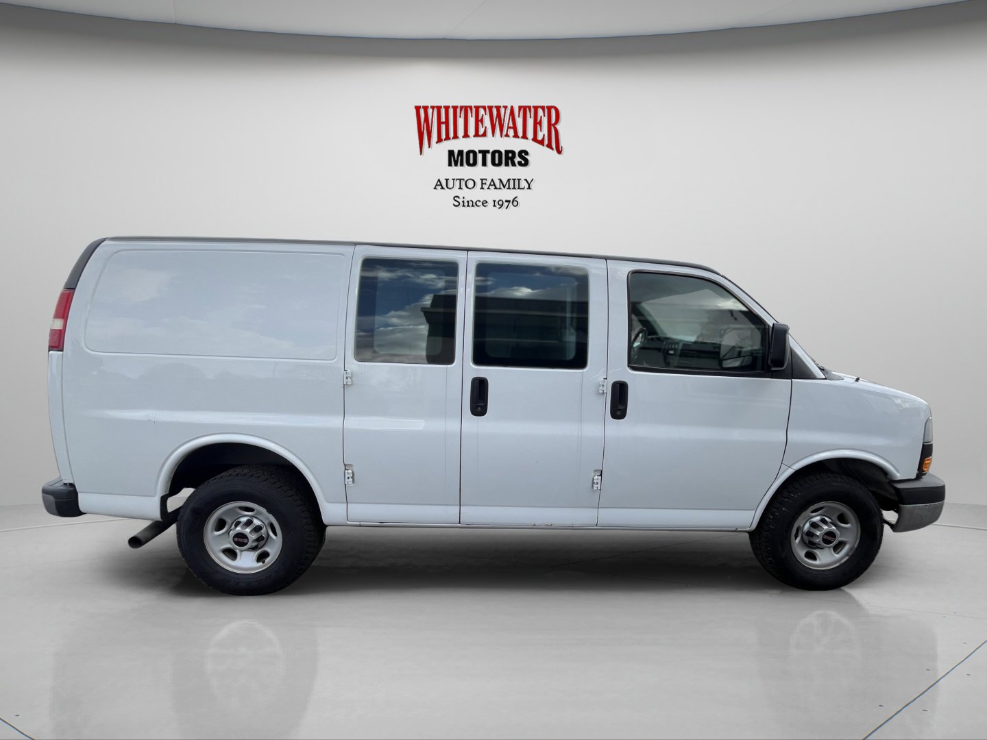 Used 2015 GMC Savana 2500 image 7