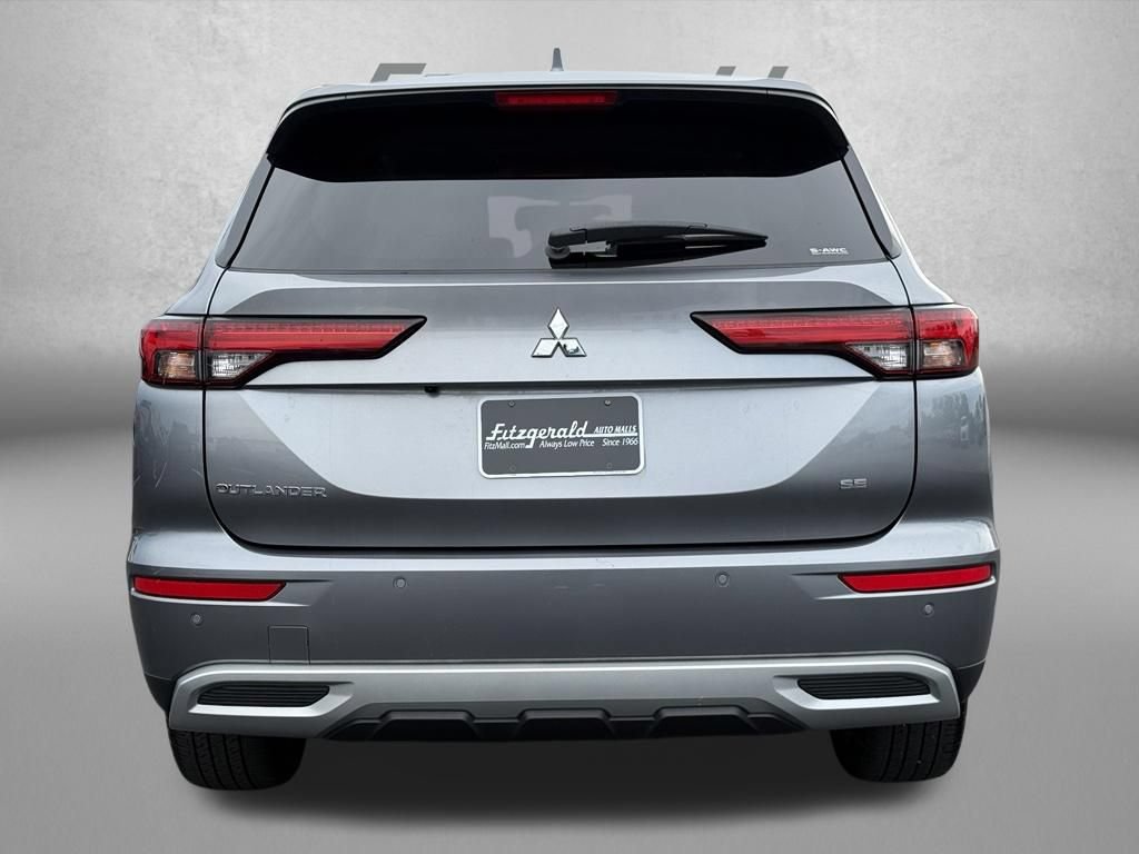 Used 2023 Mitsubishi Outlander SE AWD/4WD image 7