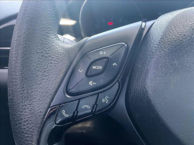 Used 2019 Toyota C-HR LE FWD image 20