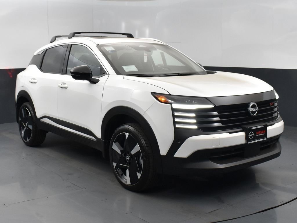 New 2026 Nissan Kicks SR w/ SR Premium Package FWD image 1