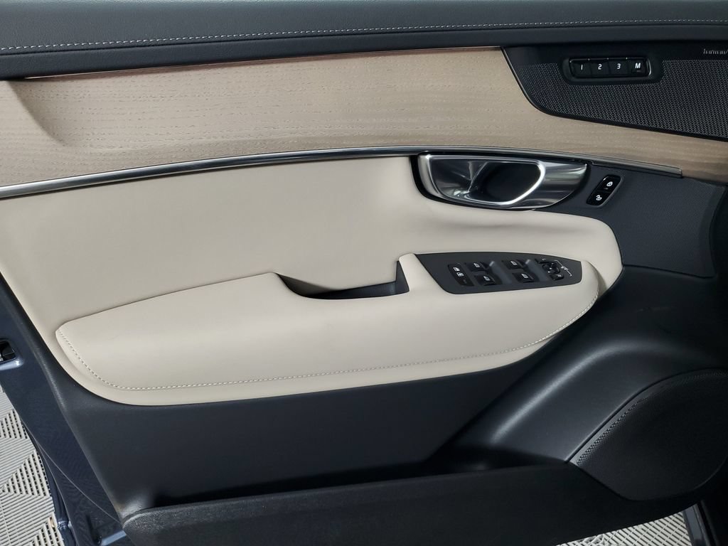 New 2026 Volvo XC90 B6 Plus w/ Protection Package Premier AWD/4WD image 19