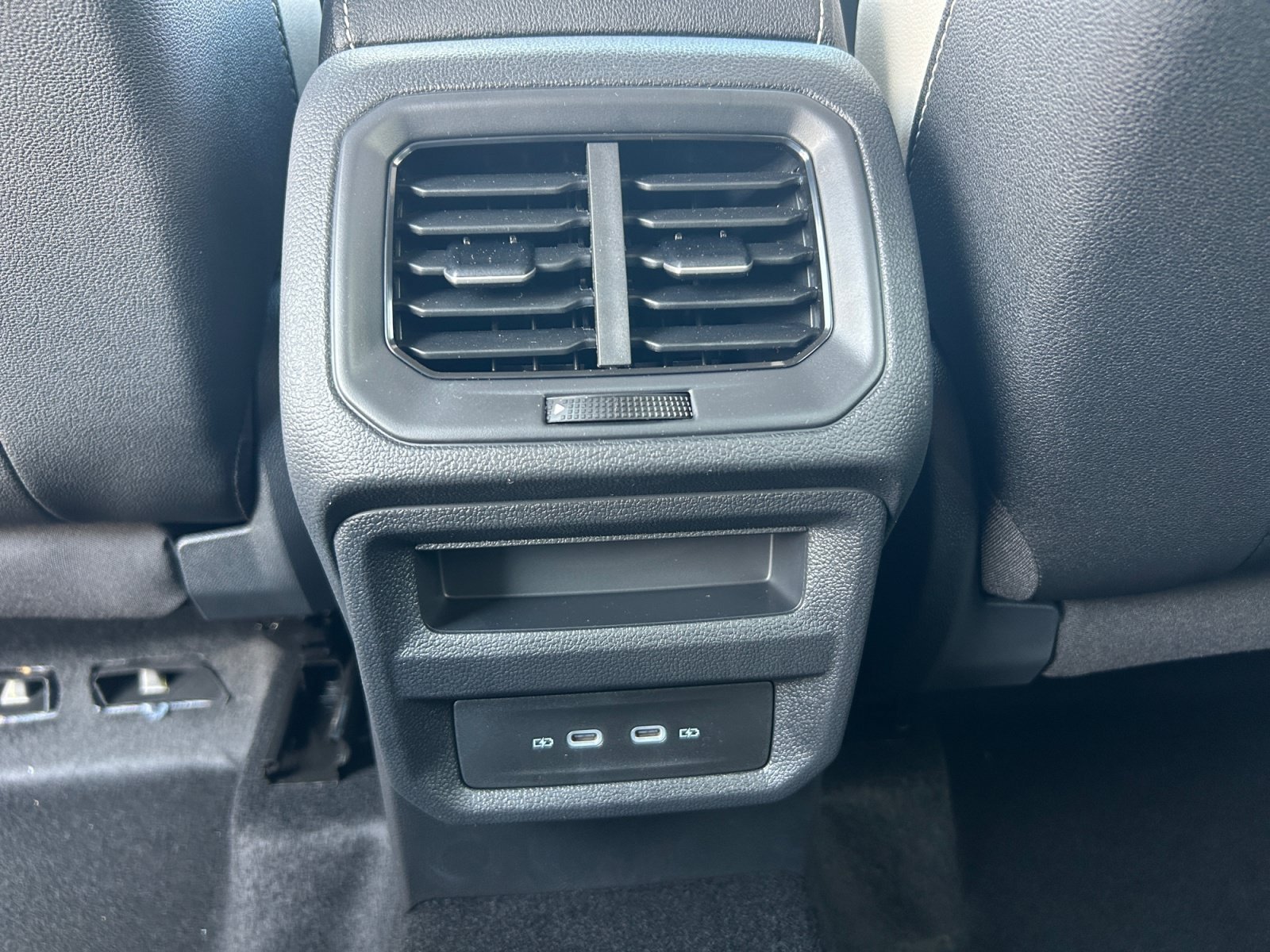 New 2026 Volkswagen Taos SE AWD/4WD image 30