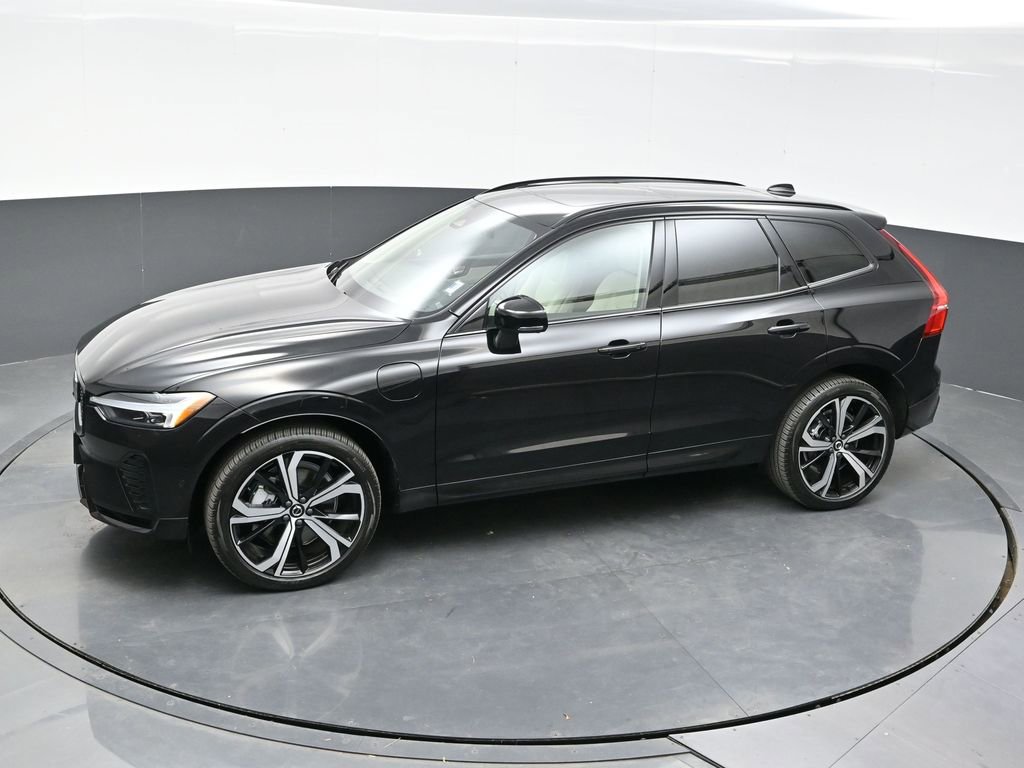 Used 2025 Volvo XC60 T8 Ultra w/ Protection Package Premier image 37