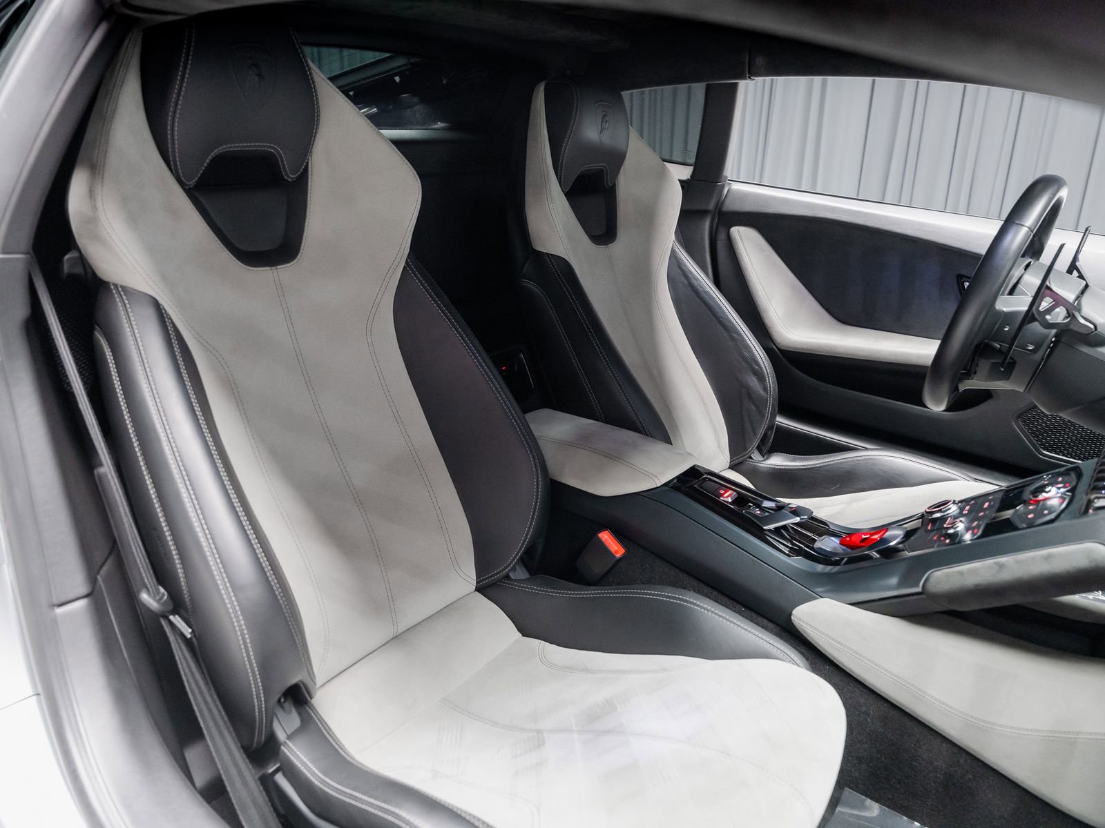 Used 2015 Lamborghini Huracan LP 610-4 image 5