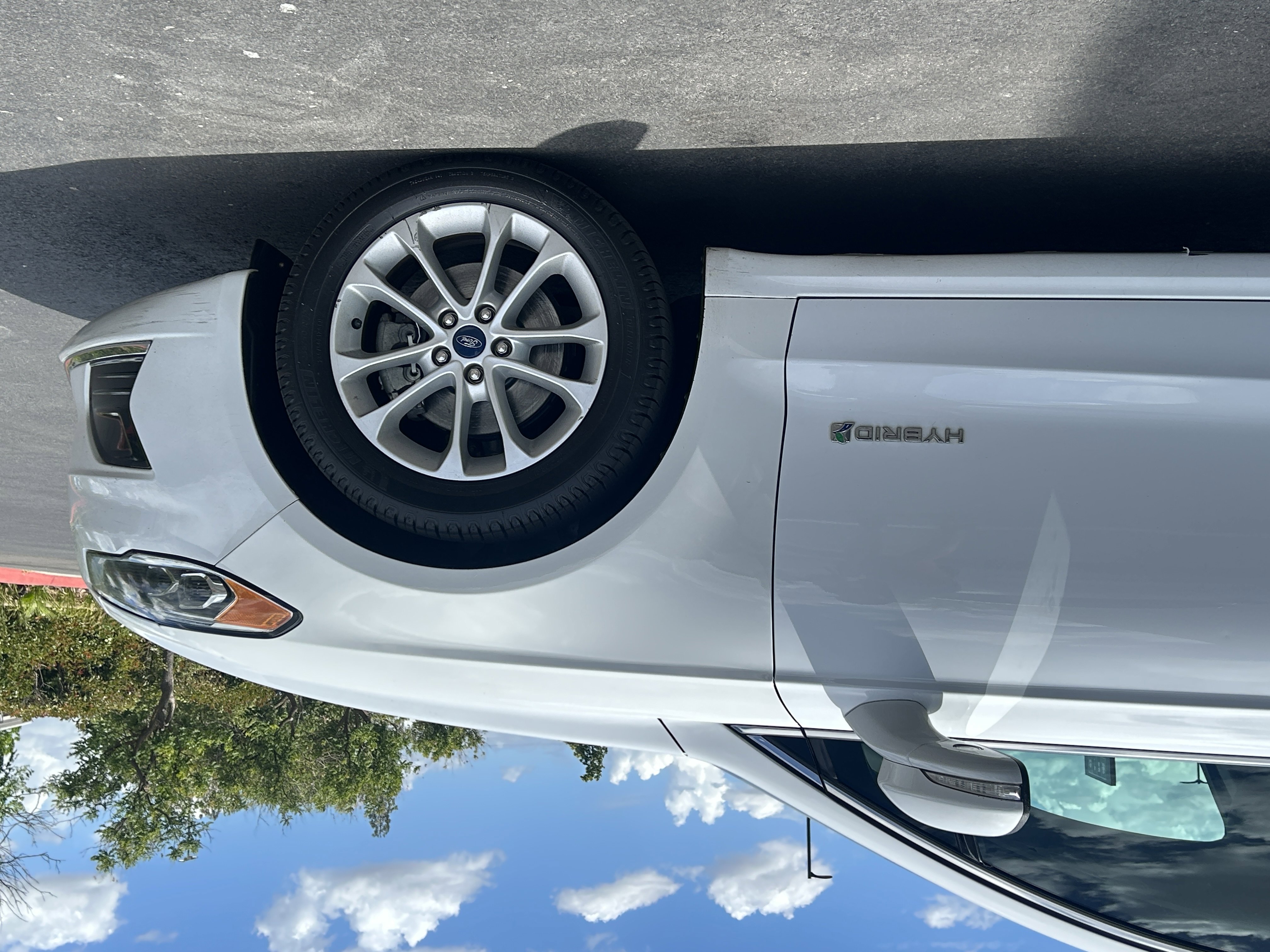 Used 2019 Ford Fusion SEL FWD image 10