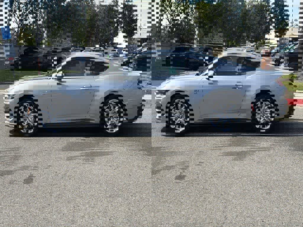 Used 2024 Ford Mustang GT Premium image 3