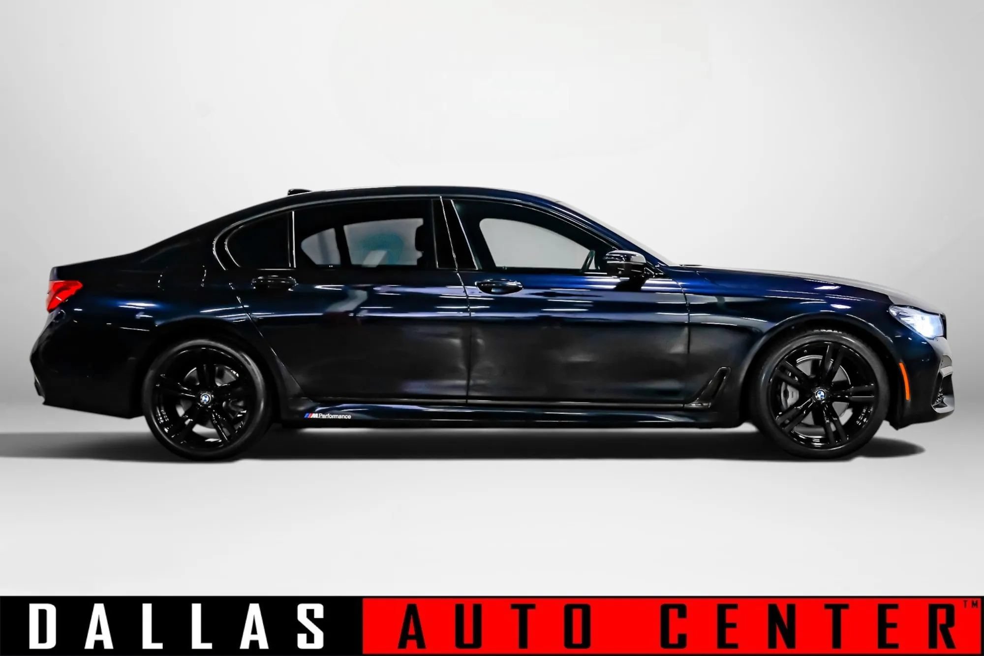Used 2019 BMW 740i w/ Executive Package RWD image 4