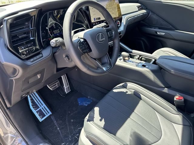 New 2026 Lexus TX 500h AWD image 21