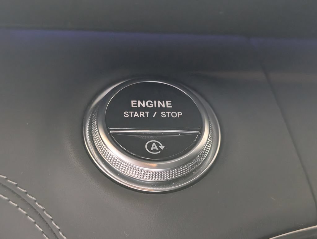 Used 2022 Mercedes-Benz SL 63 AMG 4MATIC w/ Driver Assistance Package image 23
