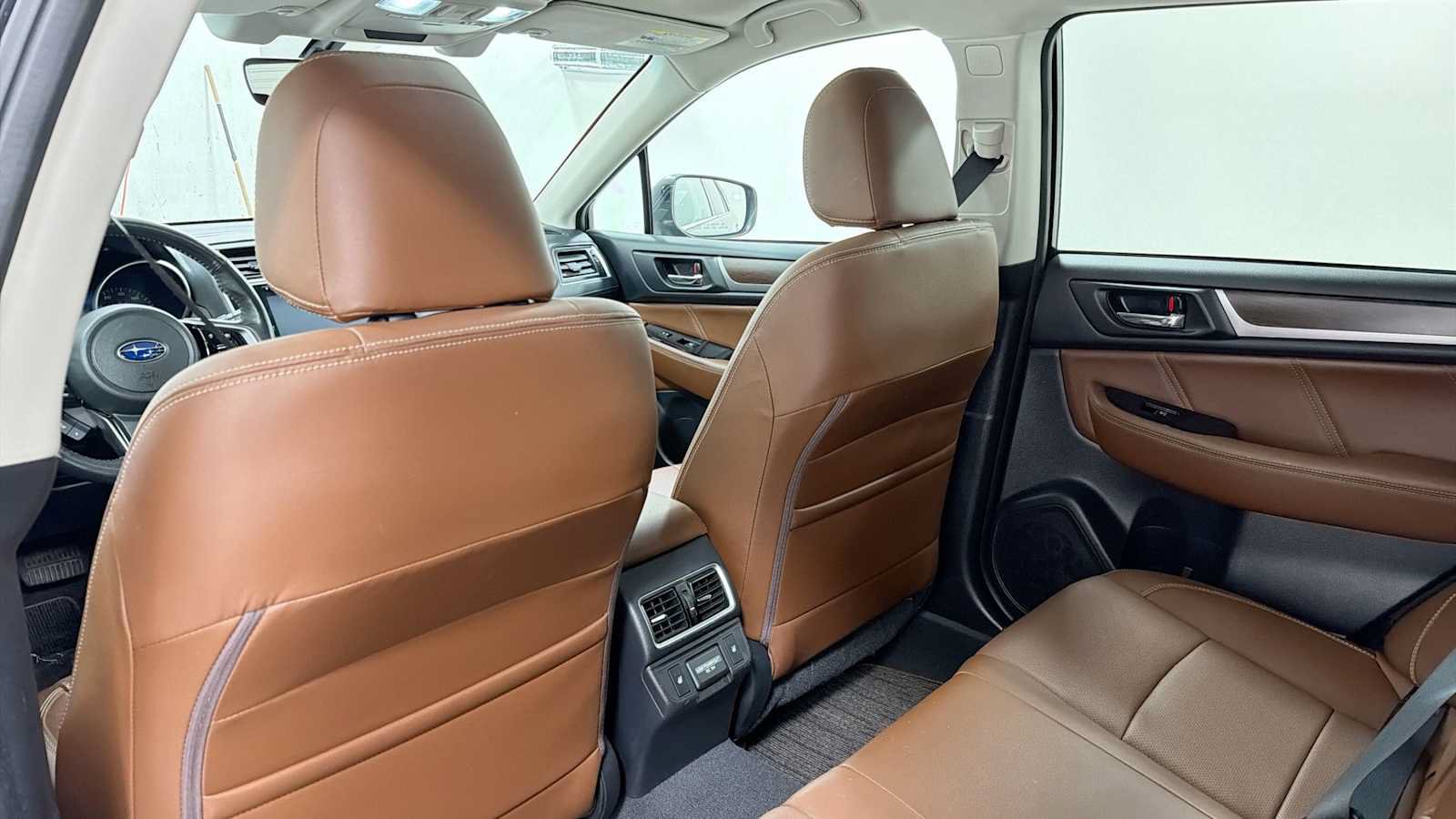 Used 2018 Subaru Outback 2.5i Touring w/ Popular Package #3 AWD/4WD image 26