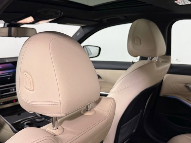 Used 2023 BMW 330i Sedan w/ Premium Package image 22