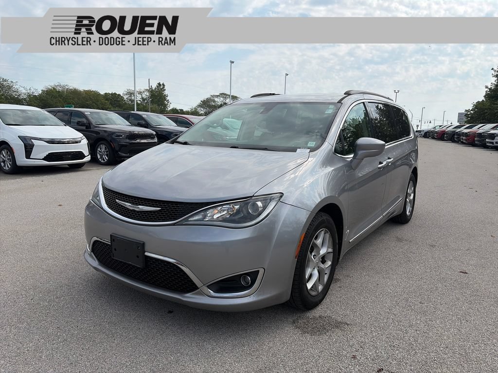 Used 2017 Chrysler Pacifica Touring-L w/ Tire & Wheel Group
