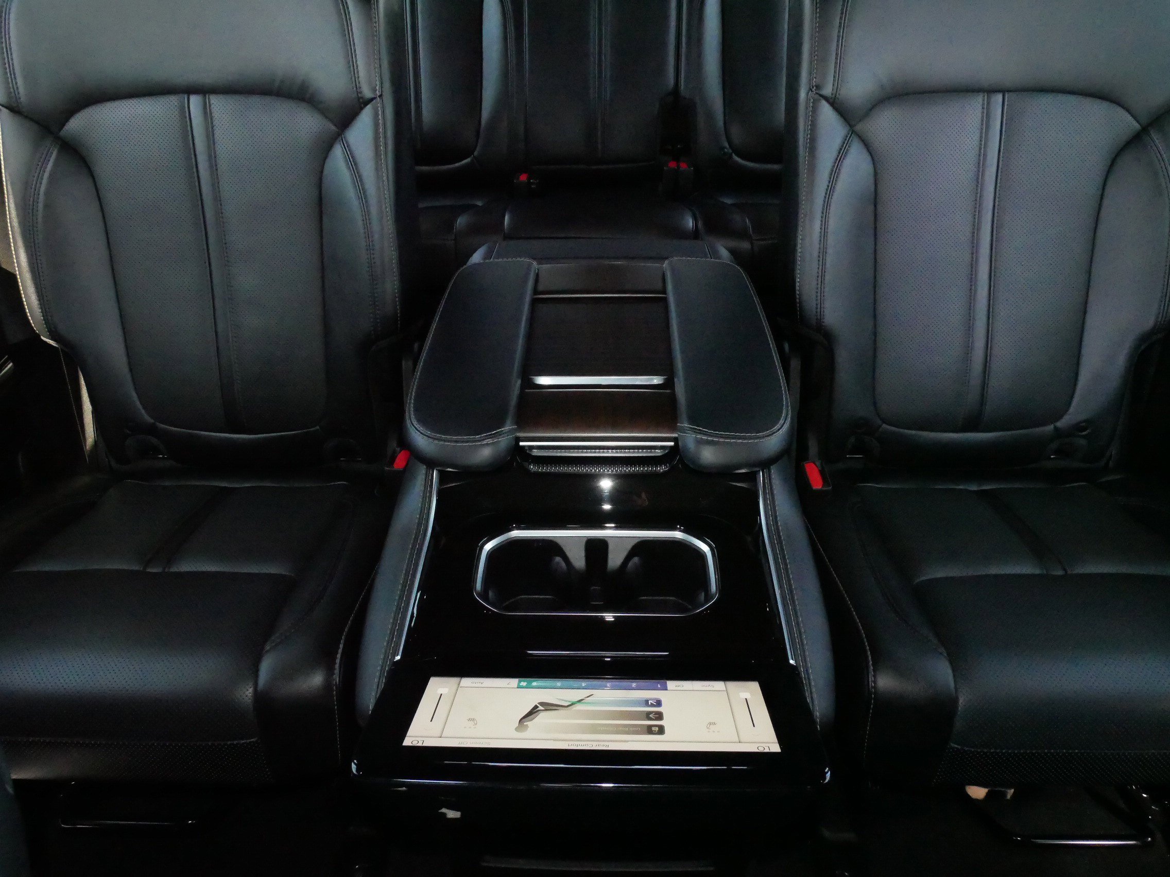 Used 2022 Jeep Grand Wagoneer Series I AWD/4WD image 13