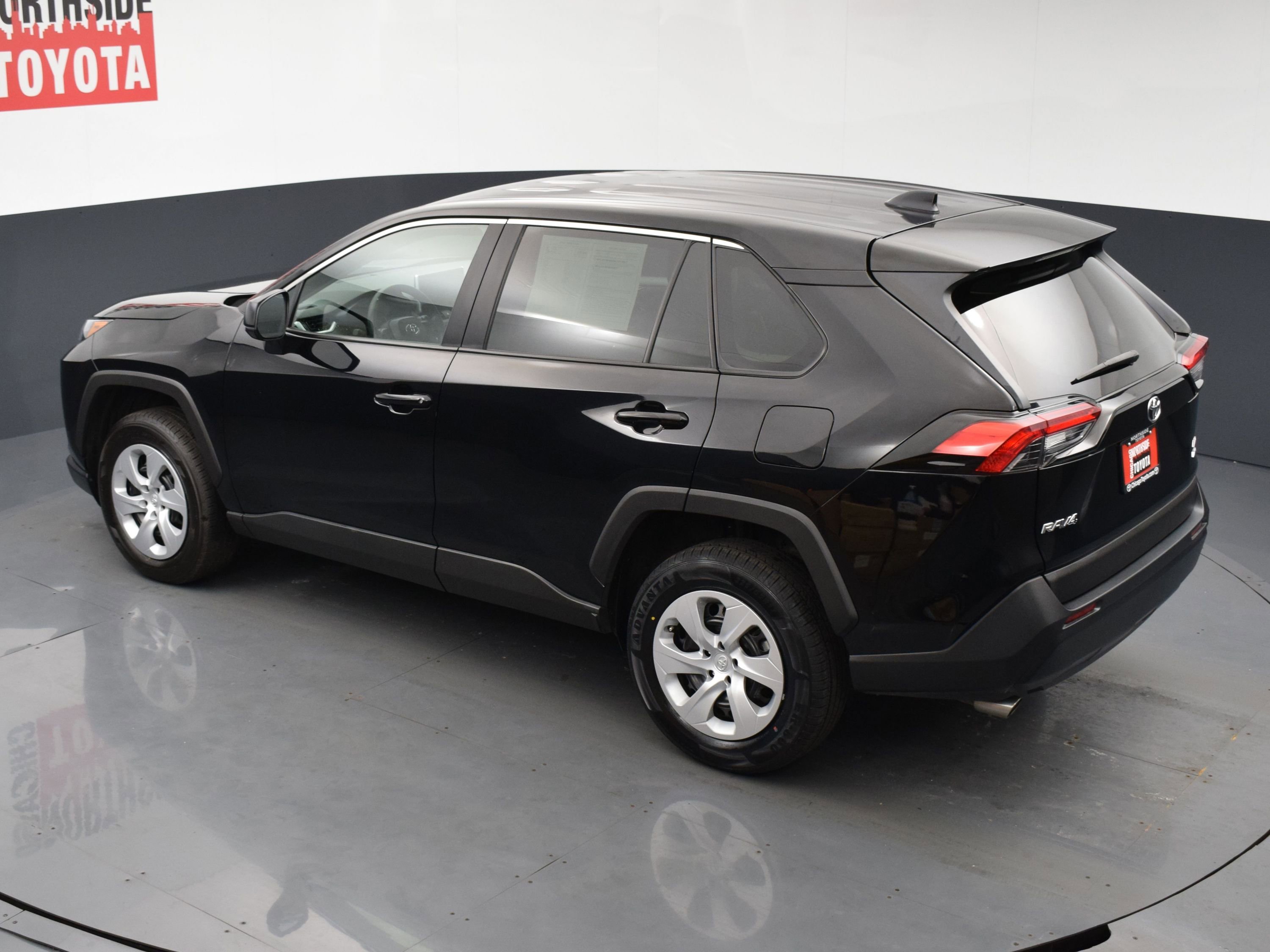 Used 2024 Toyota RAV4 LE AWD/4WD image 18