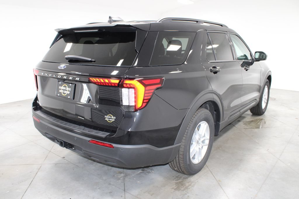 New 2026 Ford Explorer Active RWD image 8