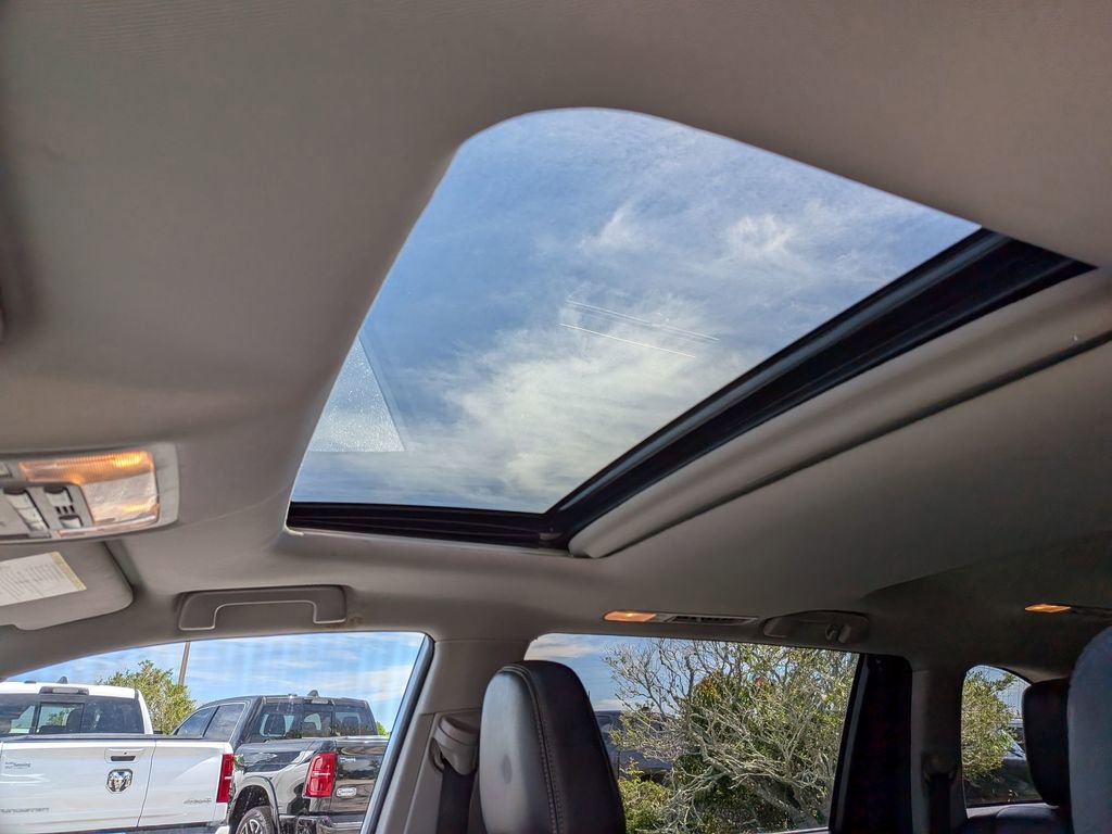 Used 2018 Toyota Highlander SE image 14