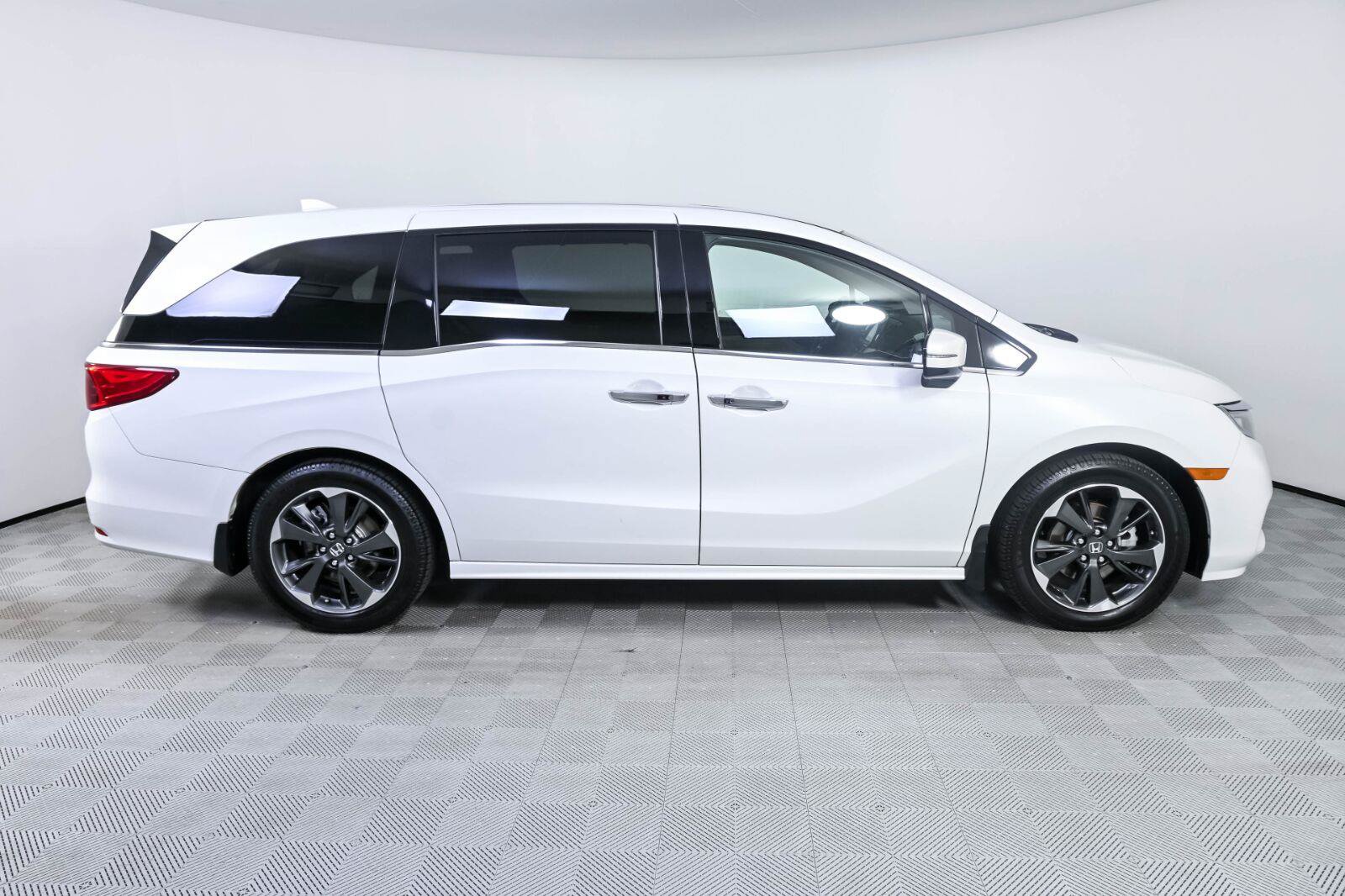 Used 2022 Honda Odyssey Elite image 26