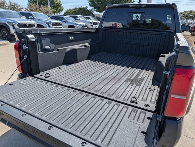Used 2024 Toyota Tacoma TRD Sport w/ TRD Sport Premium Package AWD/4WD image 31