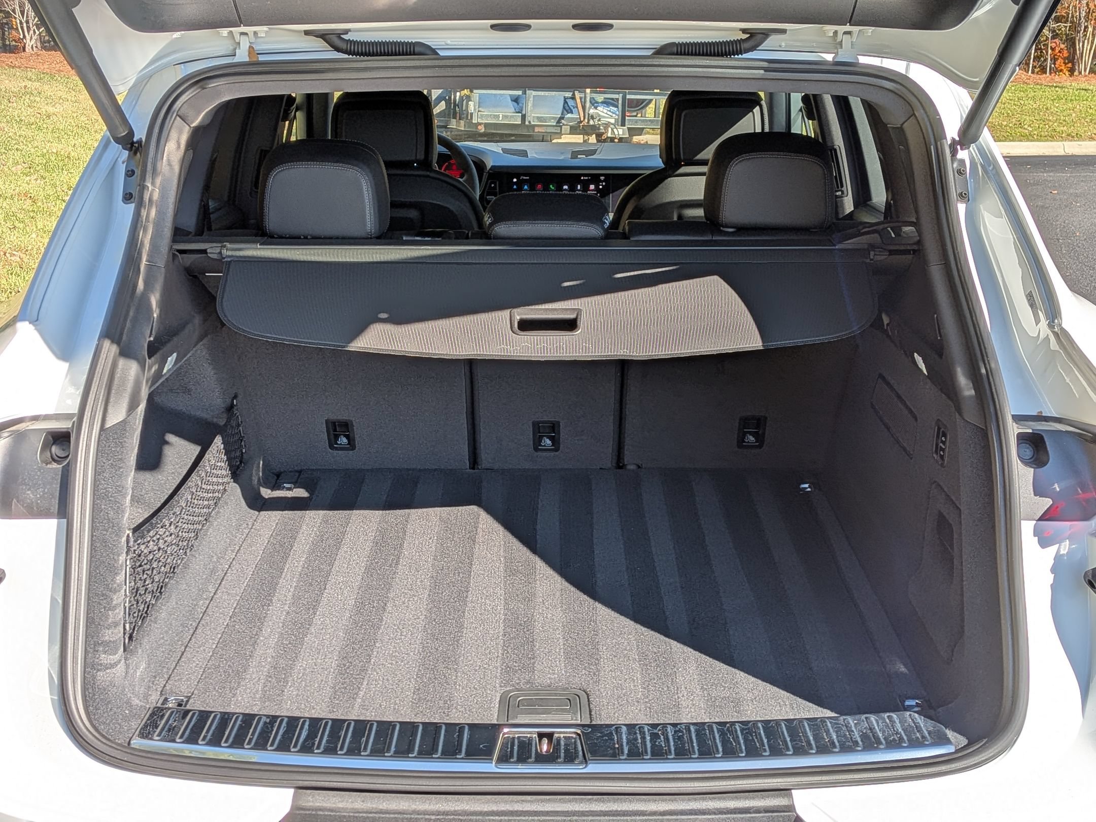 Certified 2025 Porsche Cayenne AWD/4WD image 39