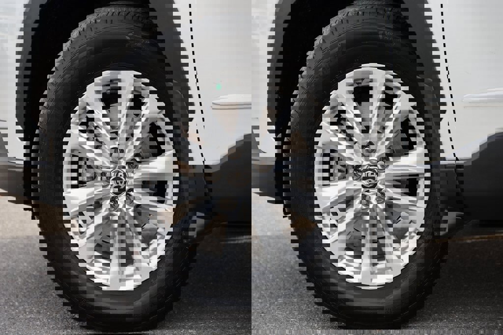 Used 2022 Toyota Corolla Cross LE image 7