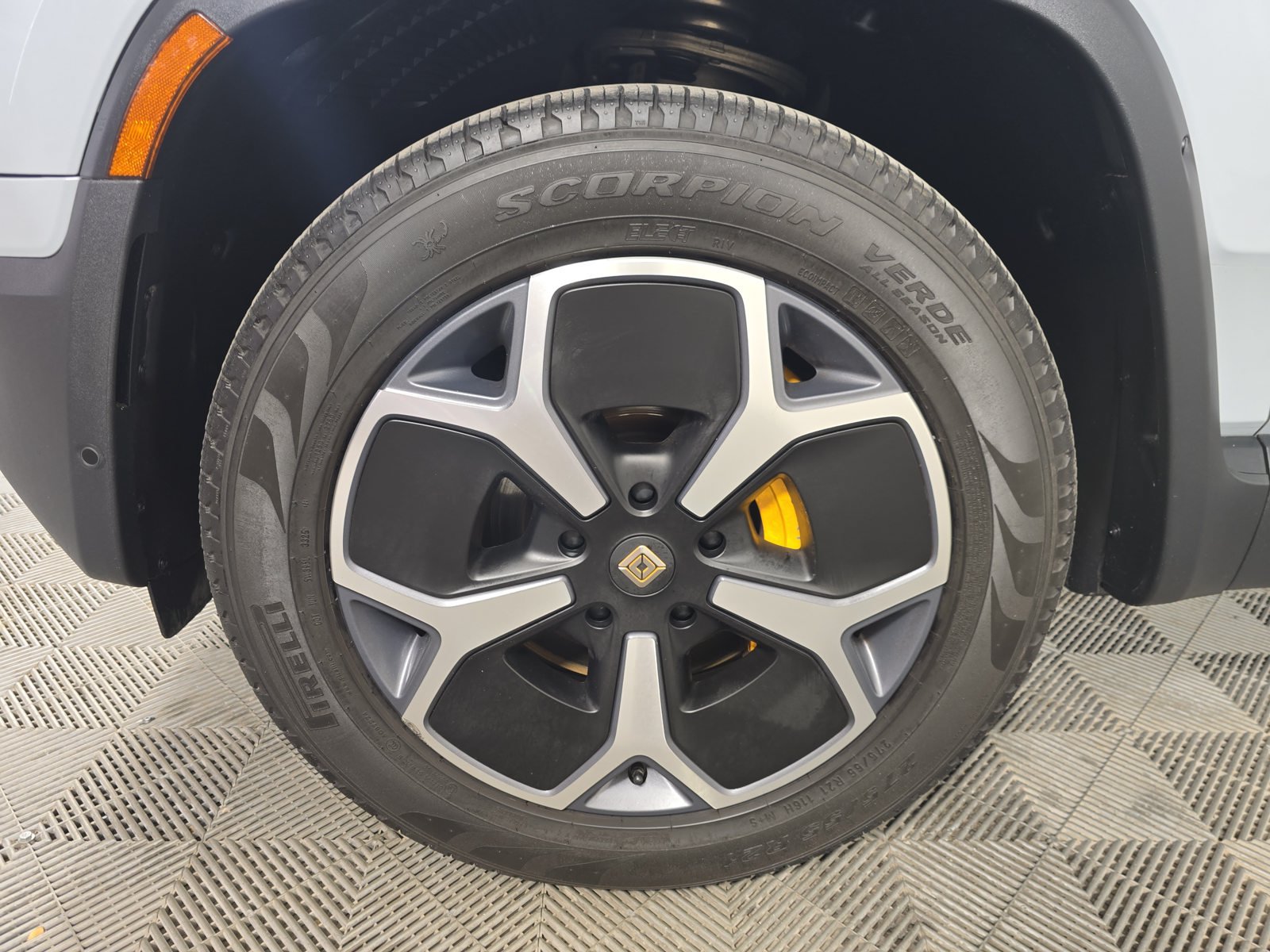 Used 2024 Rivian R1S Adventure Quad AWD/4WD image 9